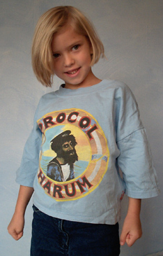 Shirt somewhat adapted for the use of the youngest person at the Manchester Hall concert