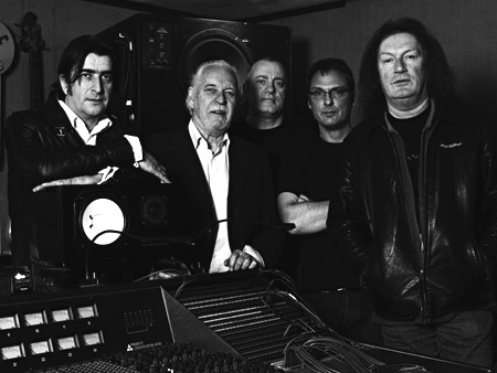 Portrait by Simon Thiselton