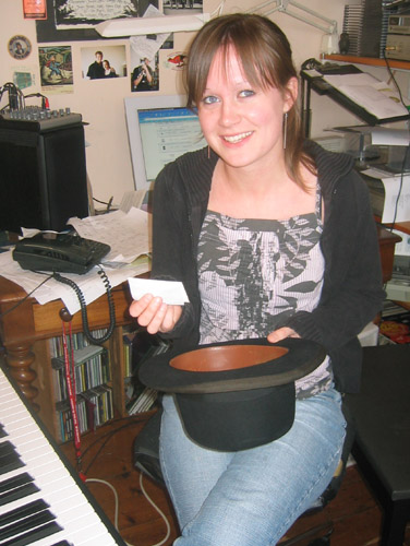 Imogen takes time out from a piano-lesson to draw names from the BtP Homburg